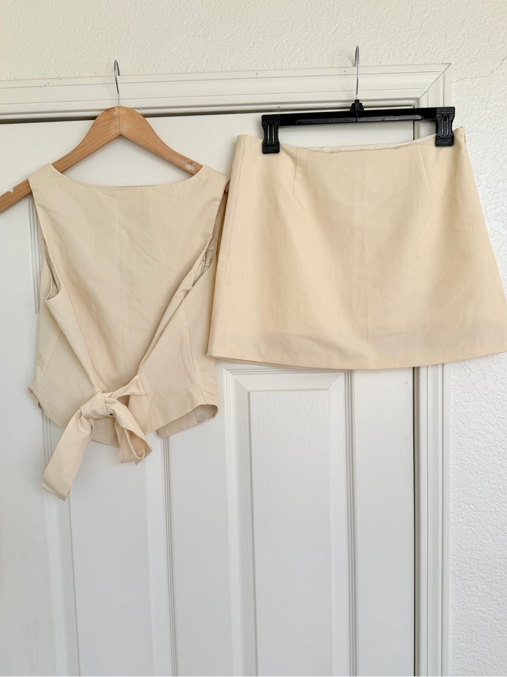 Princess Polly Two Piece Vest and Skirt Set Cream Size 6 - Picture 8 of 9